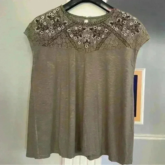 Torrid Super Soft KnitsTop Size 00(M/L) Olive Green Crocheted Embroidered Casual - Picture 7 of 9